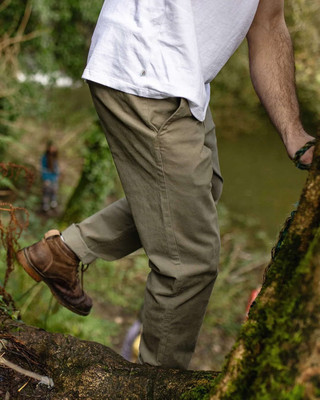 365 Organic Cotton Trouser - Dusty Olive - Image 4