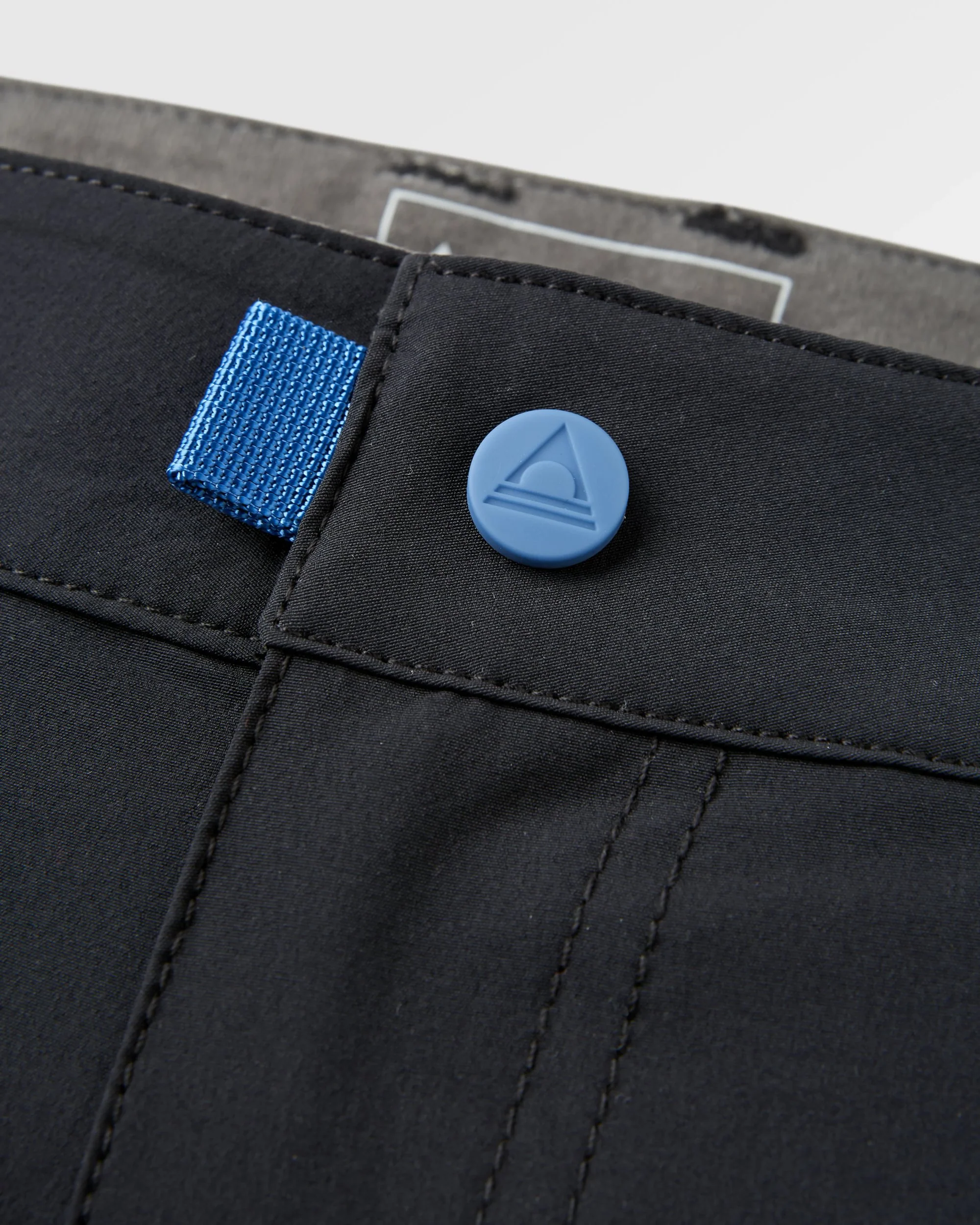 365 Trail Short - Black - Image 3