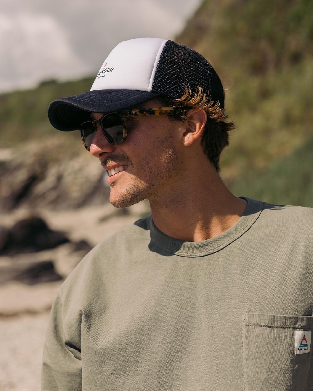 Beechey Snapback Trucker Cap - Black/ White - Image 3