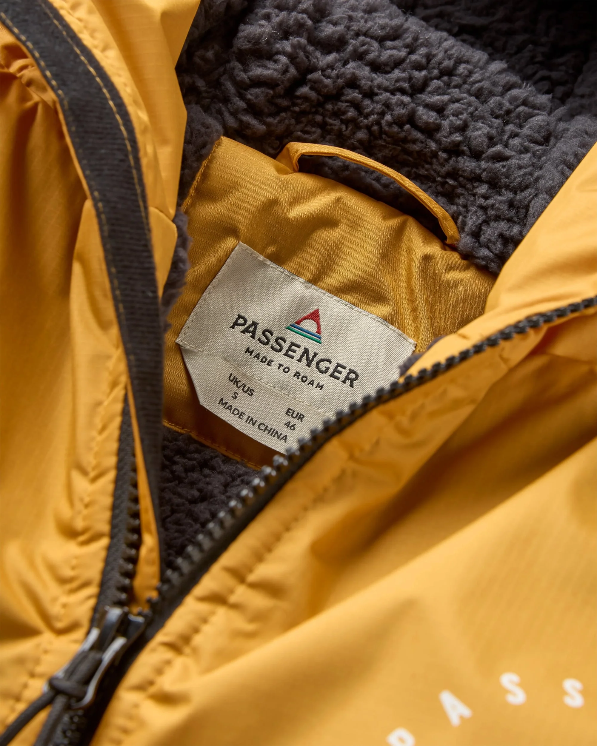Escapism Sherpa Lined Changing Robe - Spruce Yellow - Image 3