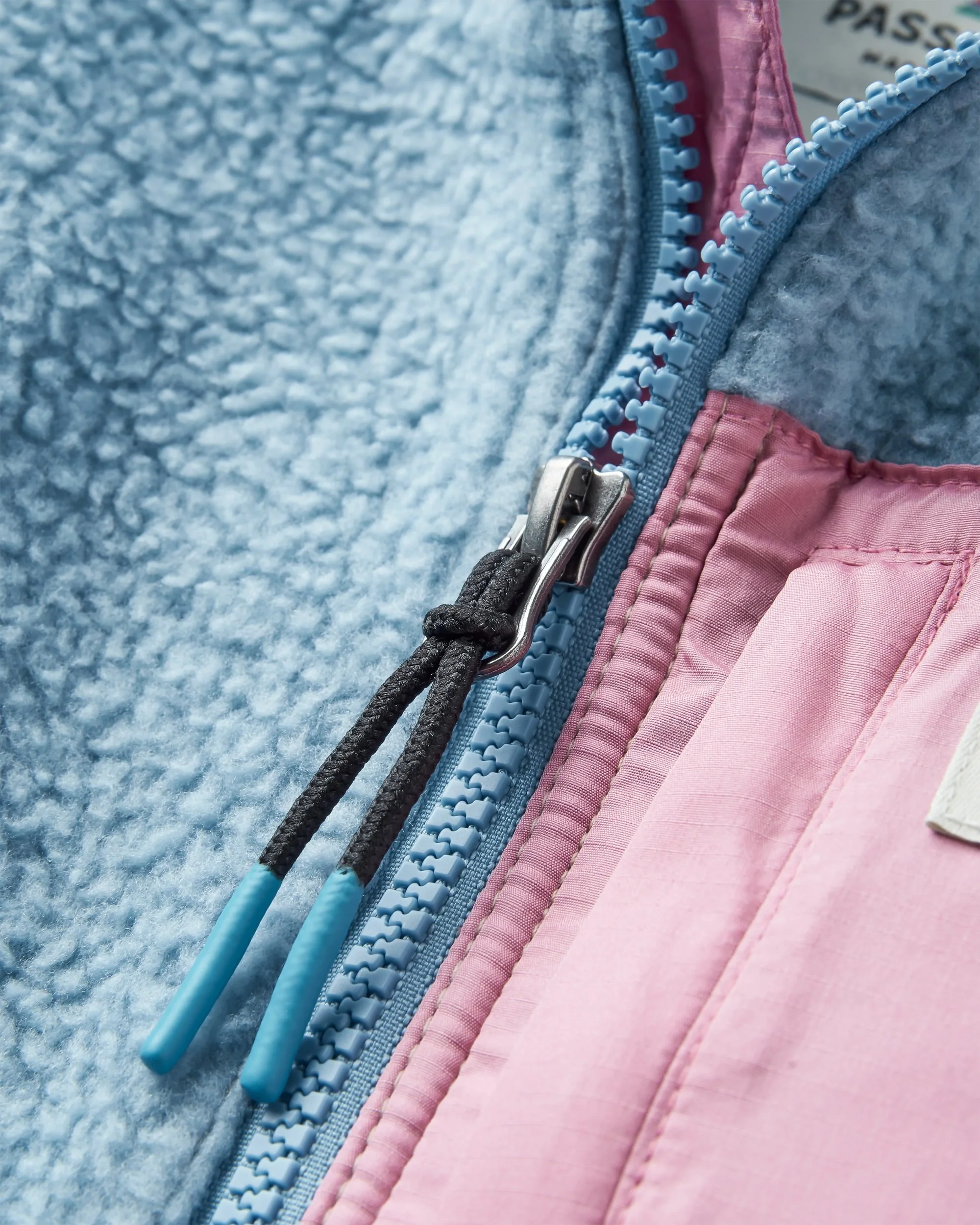 Fairbanks Sherpa Gilet - Faded Denim/Simply Taupe - Image 11
