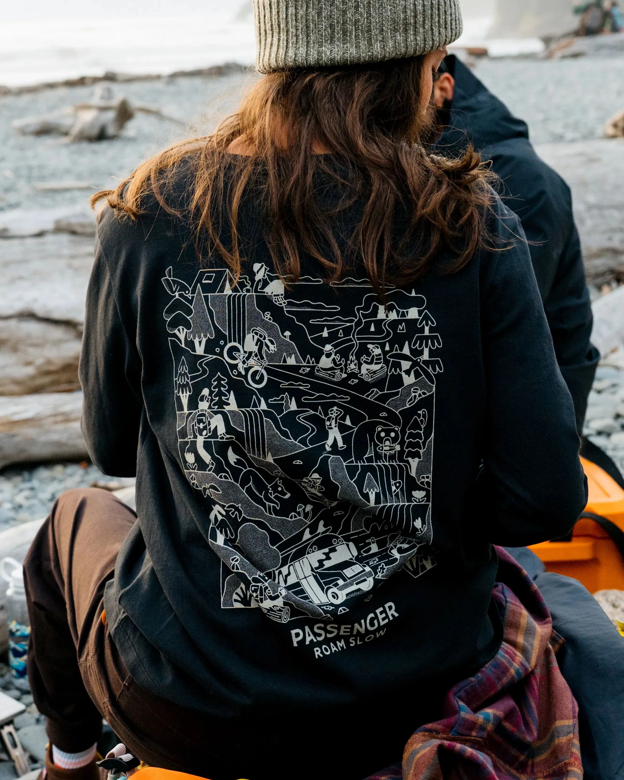 Roam Slow Women's LS T-Shirt - Black