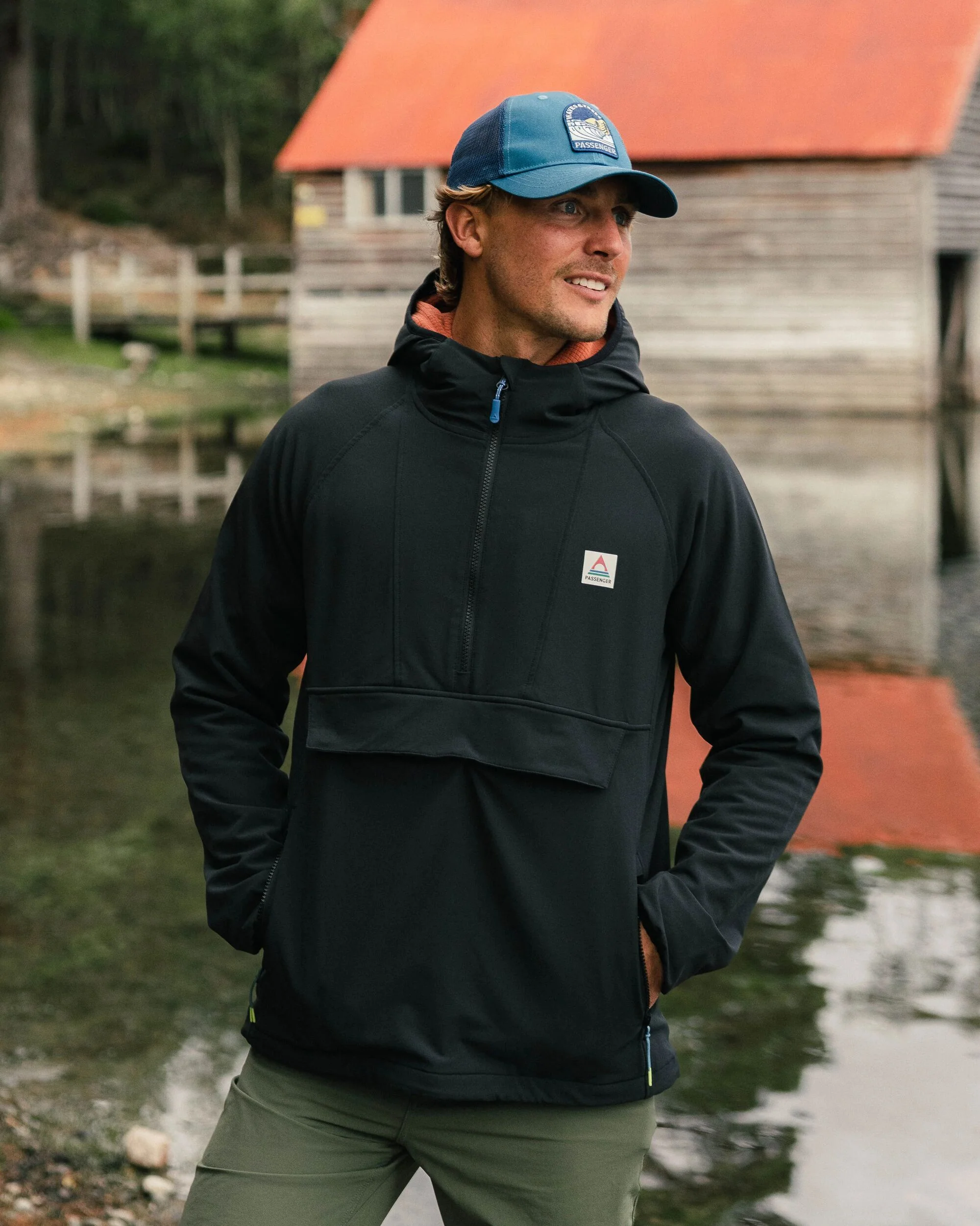 Roamer Softshell Anorak - Black - Image 5