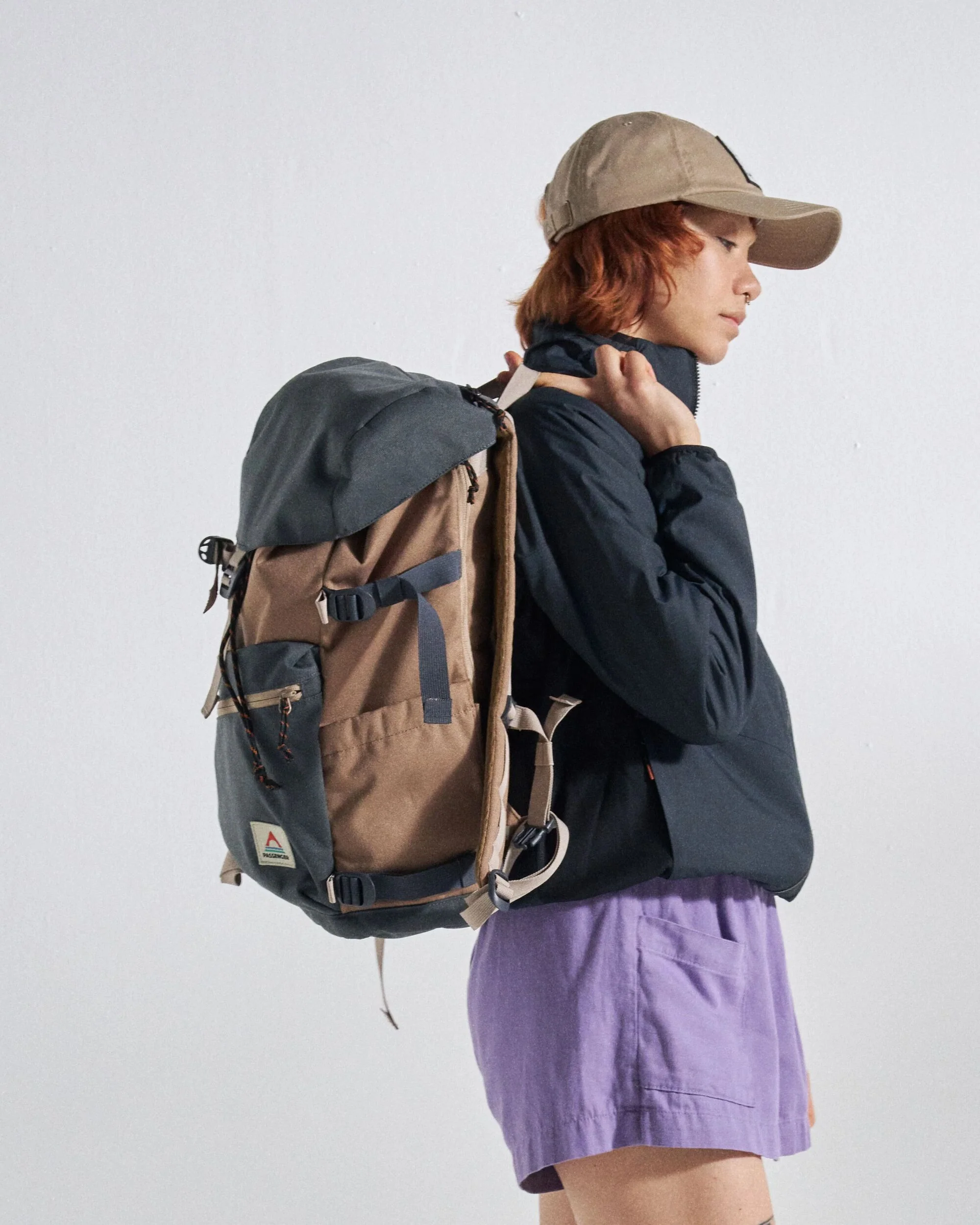 Vantage 24L Backpack - Charcoal/ Caramel