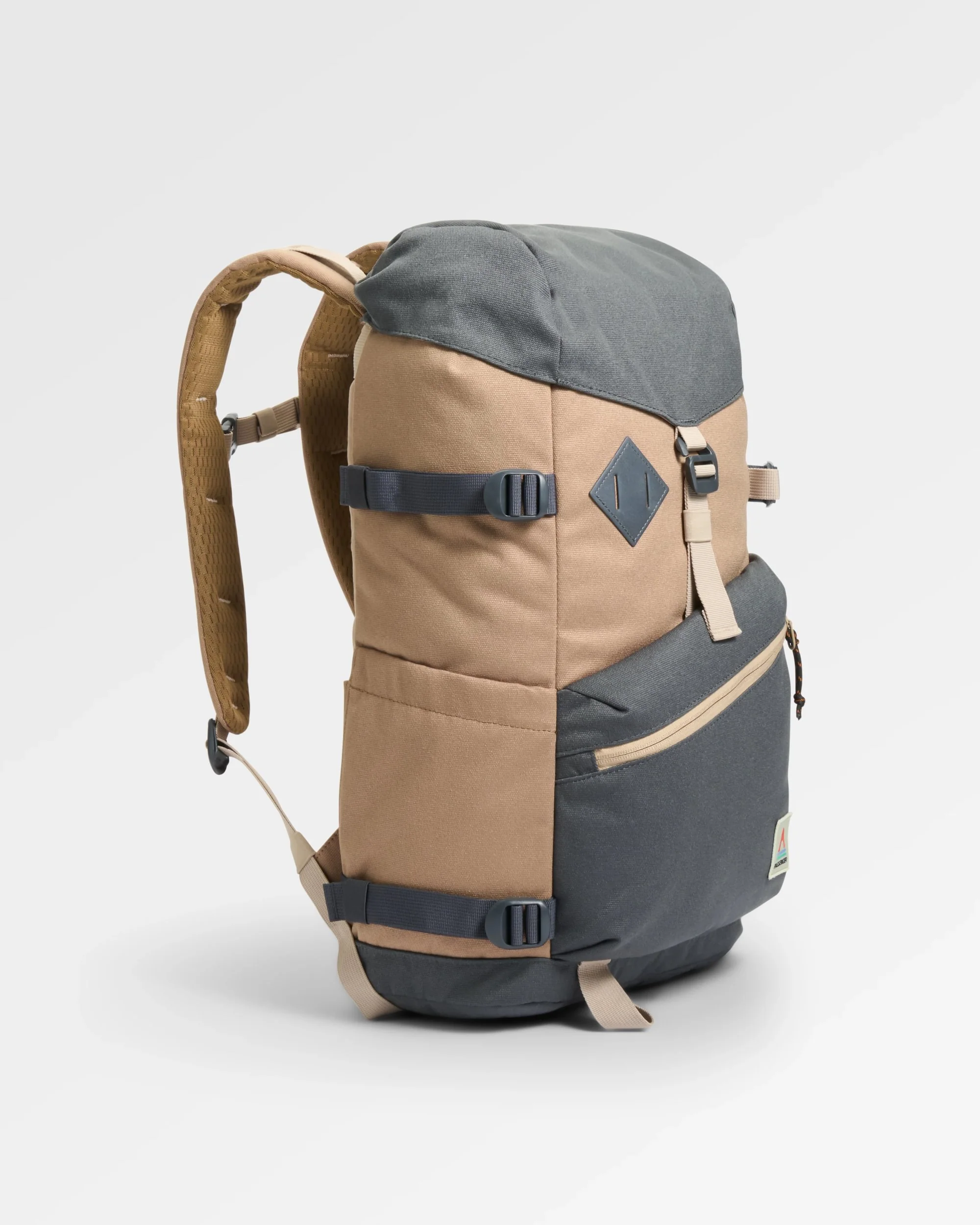 Vantage 24L Backpack - Charcoal/ Caramel - Image 4