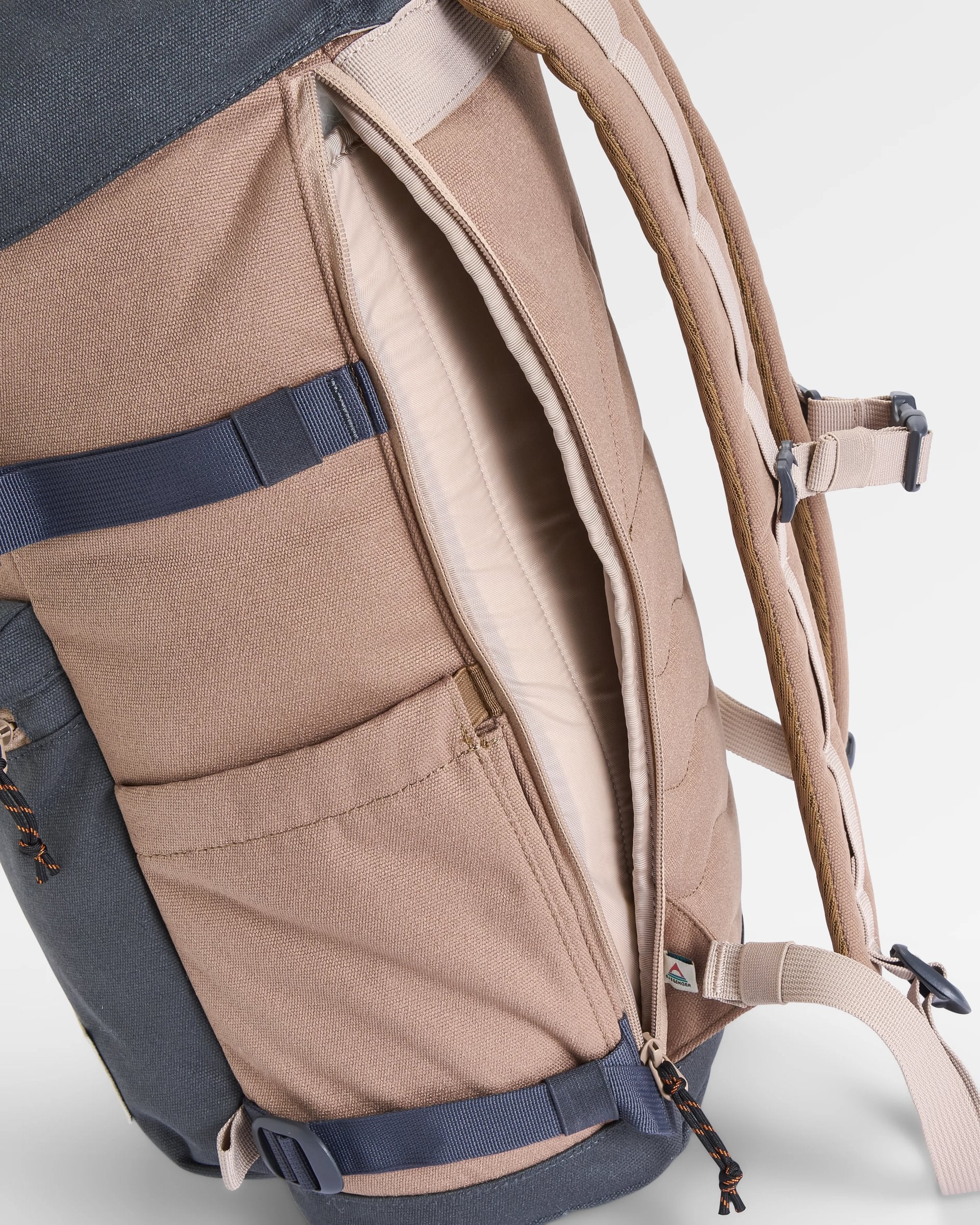 Vantage 24L Backpack - Charcoal/ Caramel - Image 9