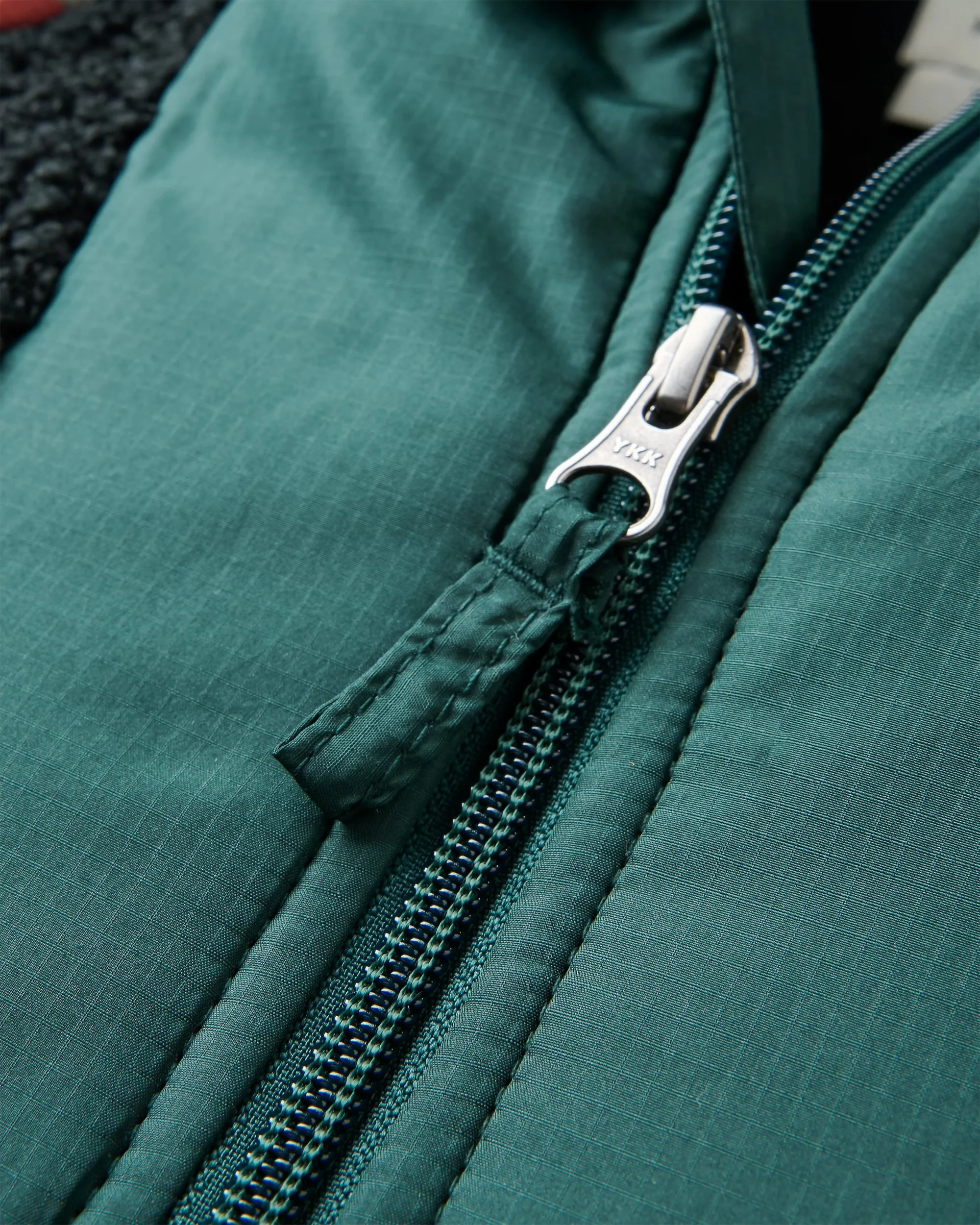 Woodland Polar-lined Sherpa Fleece - Black/ Dark Forest - Image 5